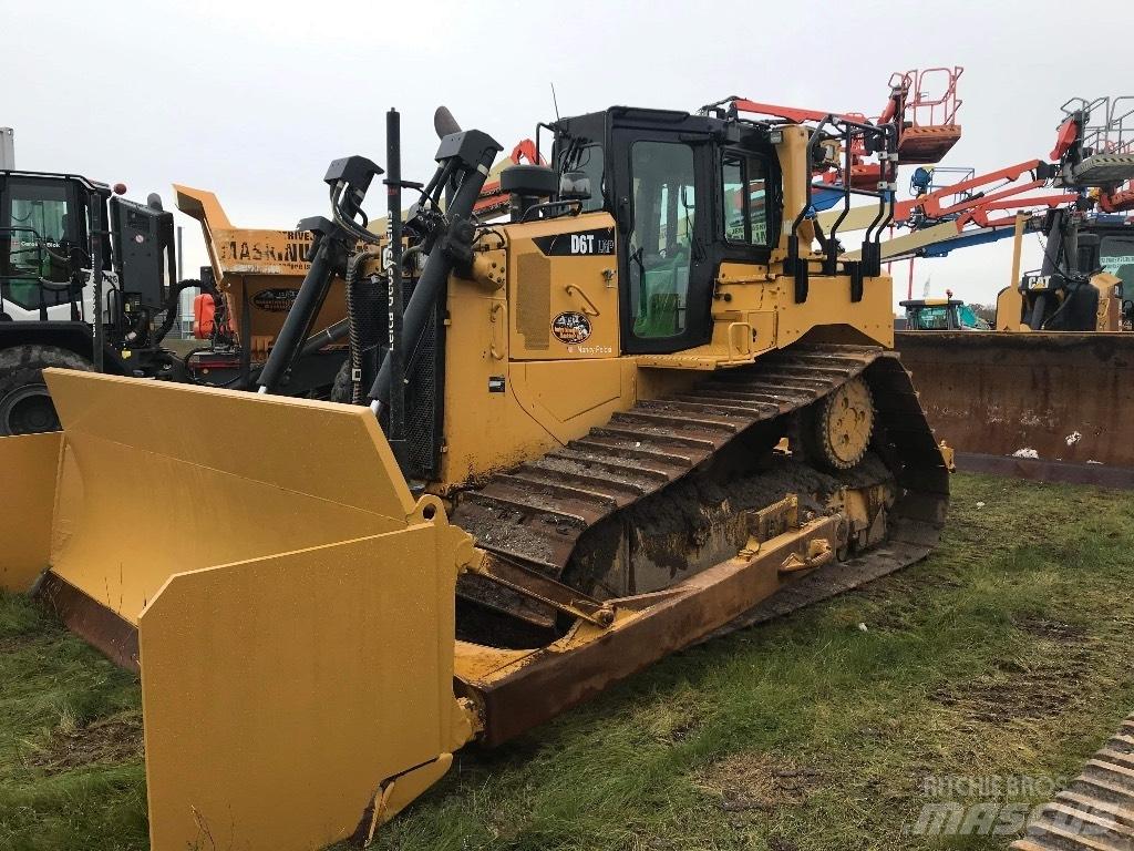 CAT D 6 T LGP D6T Telaketjupuskutraktorit