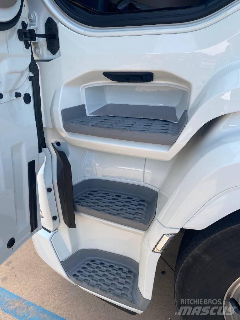 DAF XG 530 FTS Vetopöytäautot