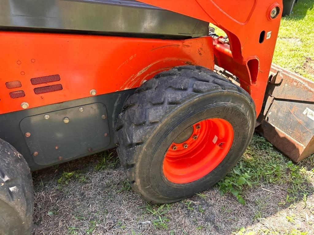 Kubota SSV 75 Liukuohjatut kuormaajat