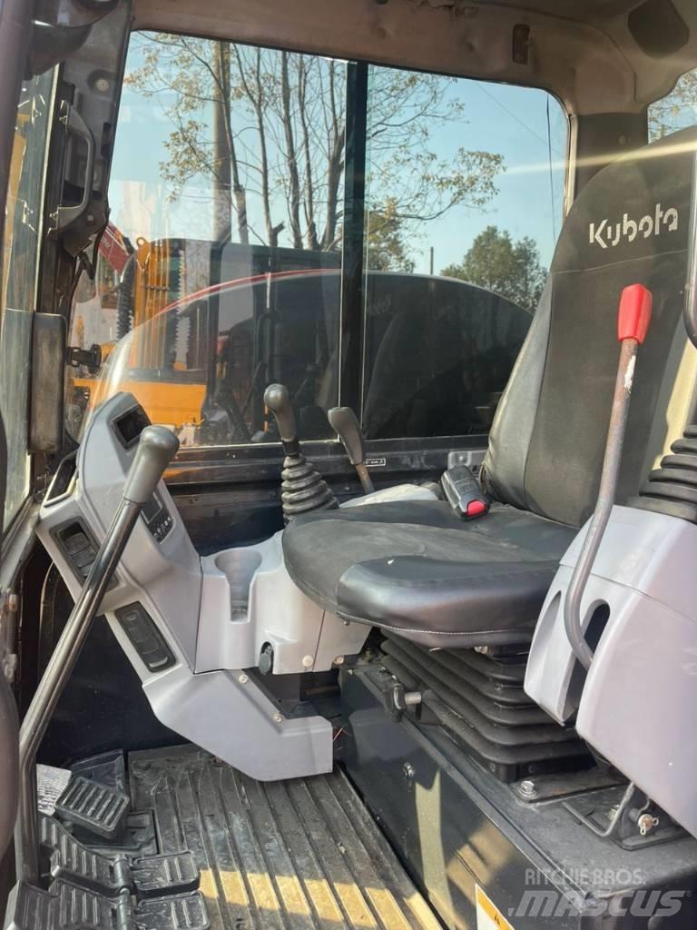 Kubota 165 Telakaivukoneet