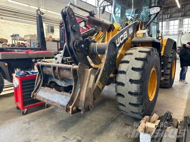 JCB 427 ZX T4 Kaivurikuormaajat