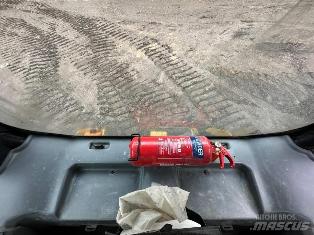 CAT D 4 K 2 LGP Telaketjupuskutraktorit