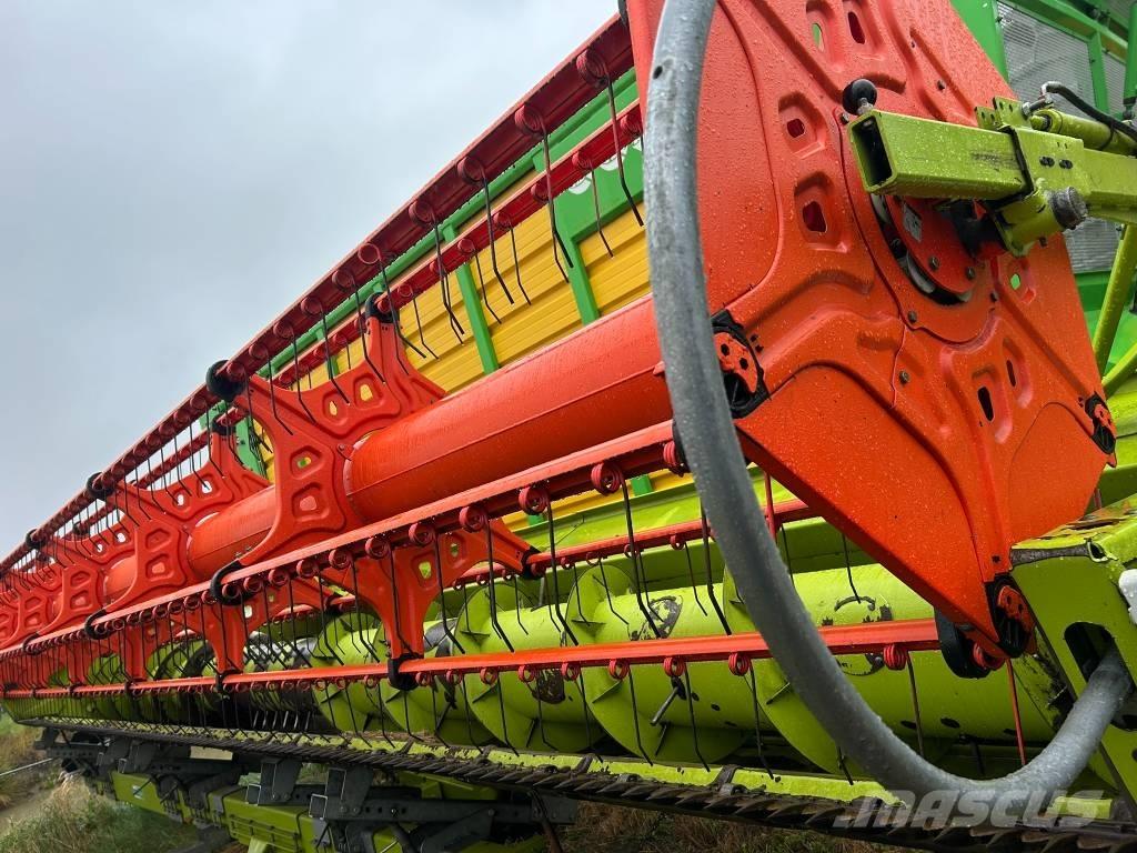 CLAAS Lexion 670 4x4 Leikkuupuimurit