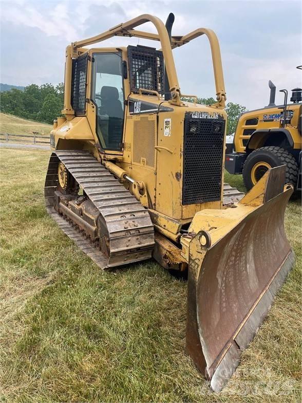 CAT D5N Telaketjupuskutraktorit
