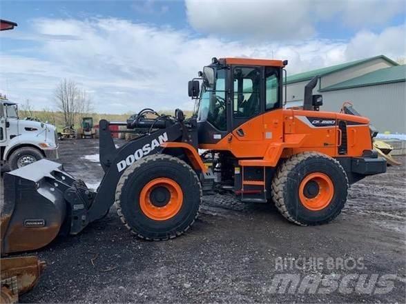 Doosan DL220-5 Pyöräkuormaajat