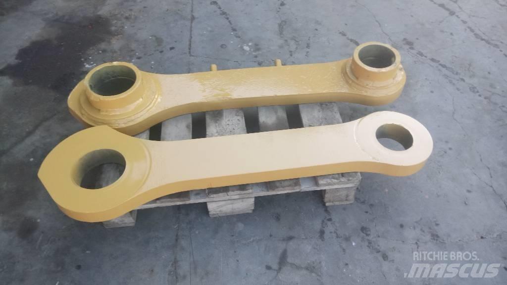 CAT 245 Puomit
