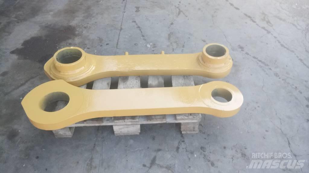 CAT 245 Puomit