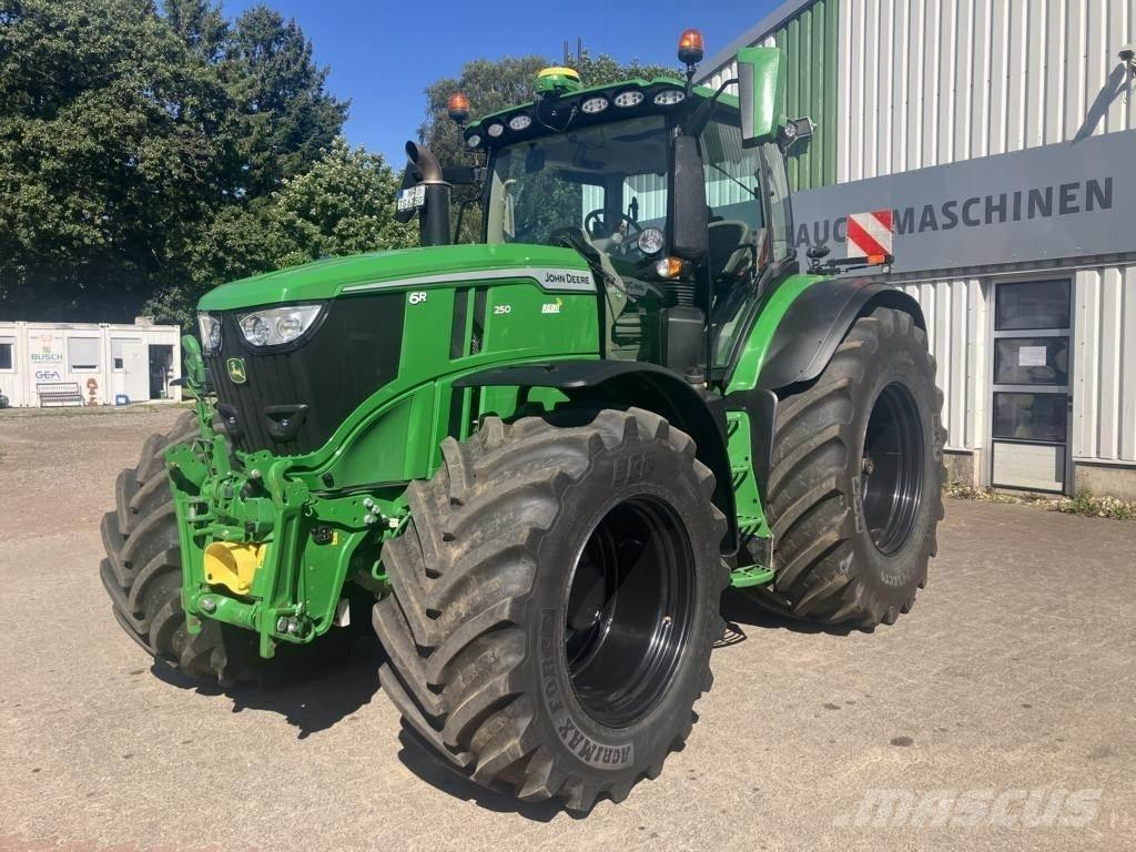John Deere 6R250 Traktorit
