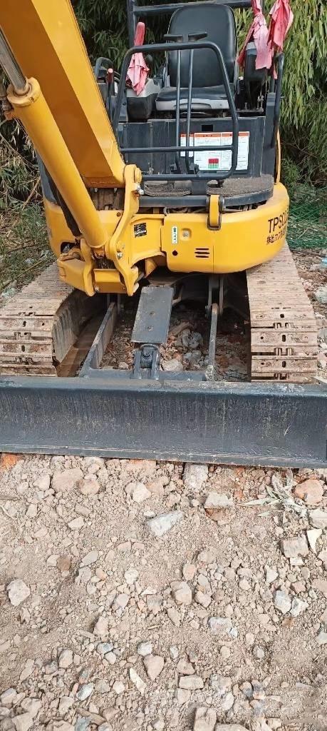 Komatsu PC35 Minikaivukoneet < 7t