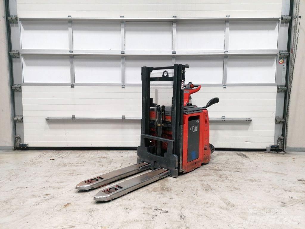 Linde D12AP Käyden ajettavat pinoamistrukit