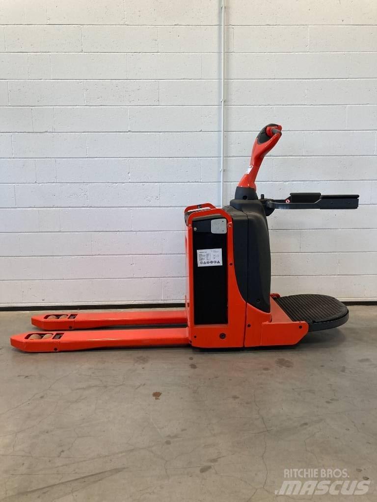 Linde T16P/1151-02 Lavansiirtotrukit ajotasolla