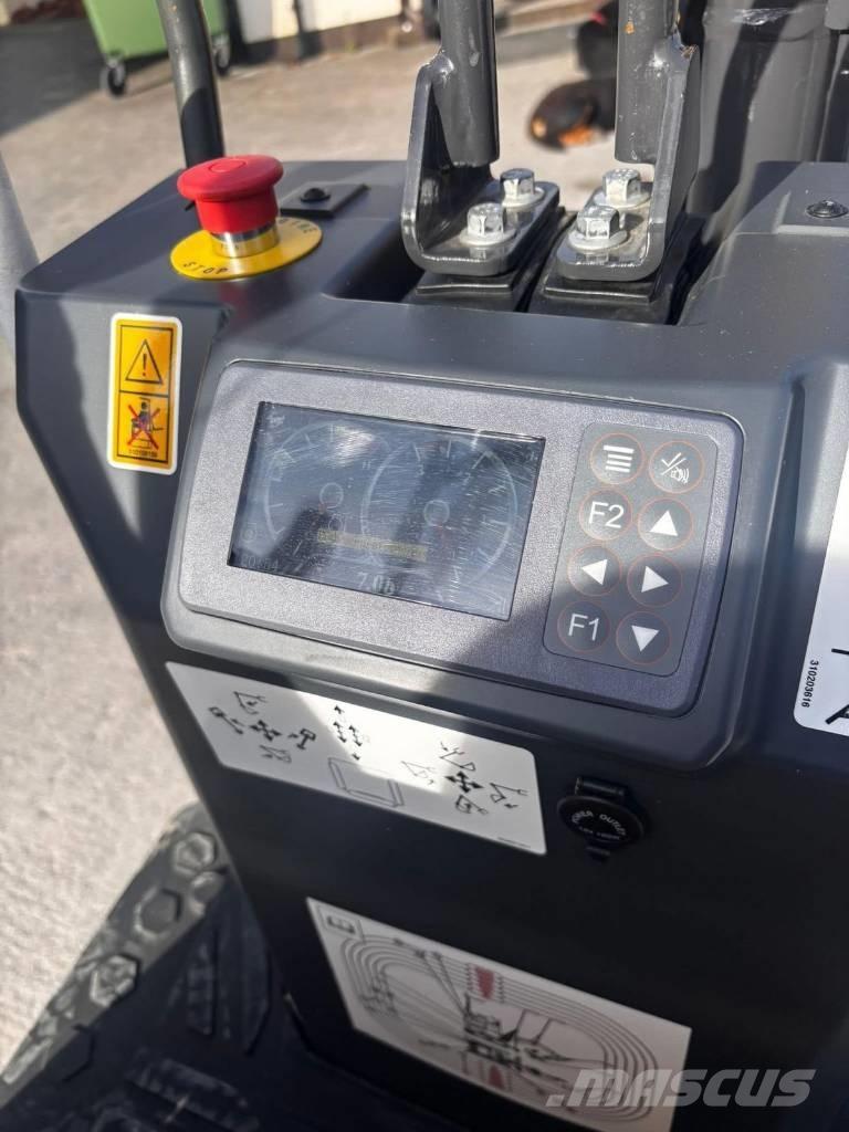 XCMG XE10E Minikaivukoneet < 7t