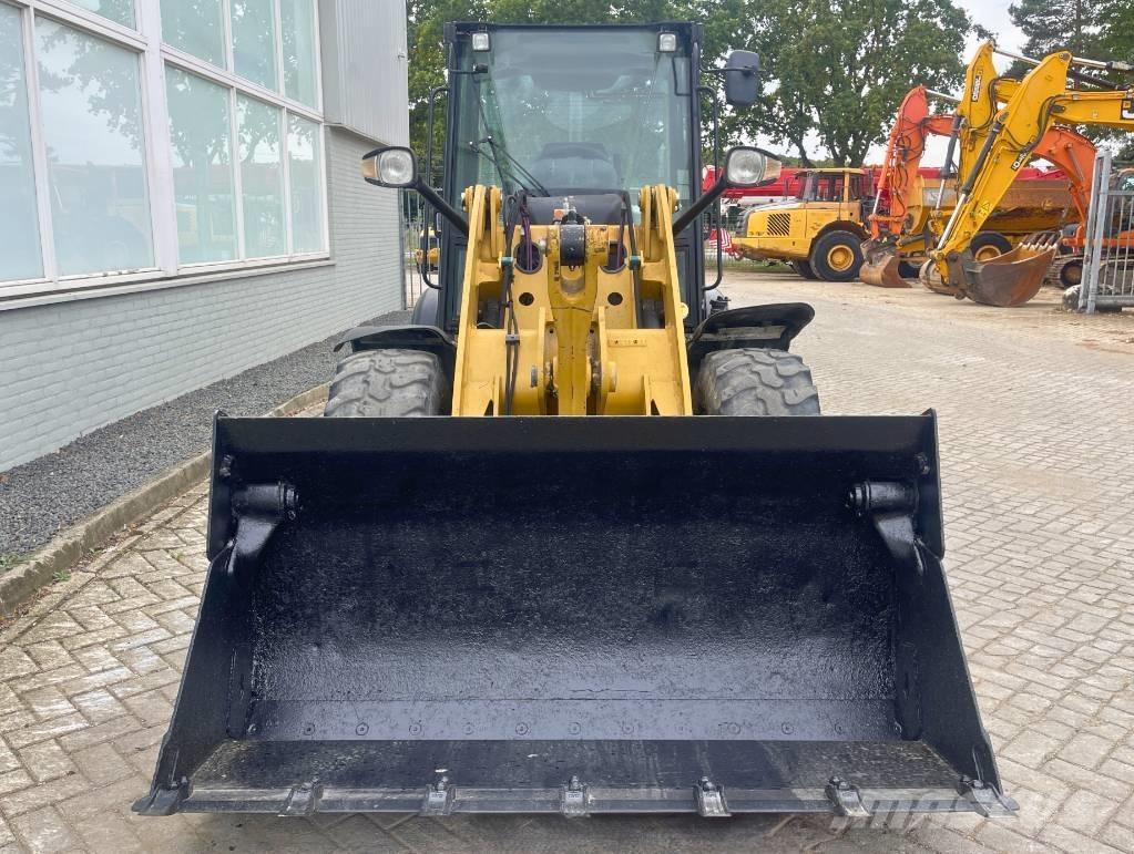 CAT 906 M    2018 Pyöräkuormaajat