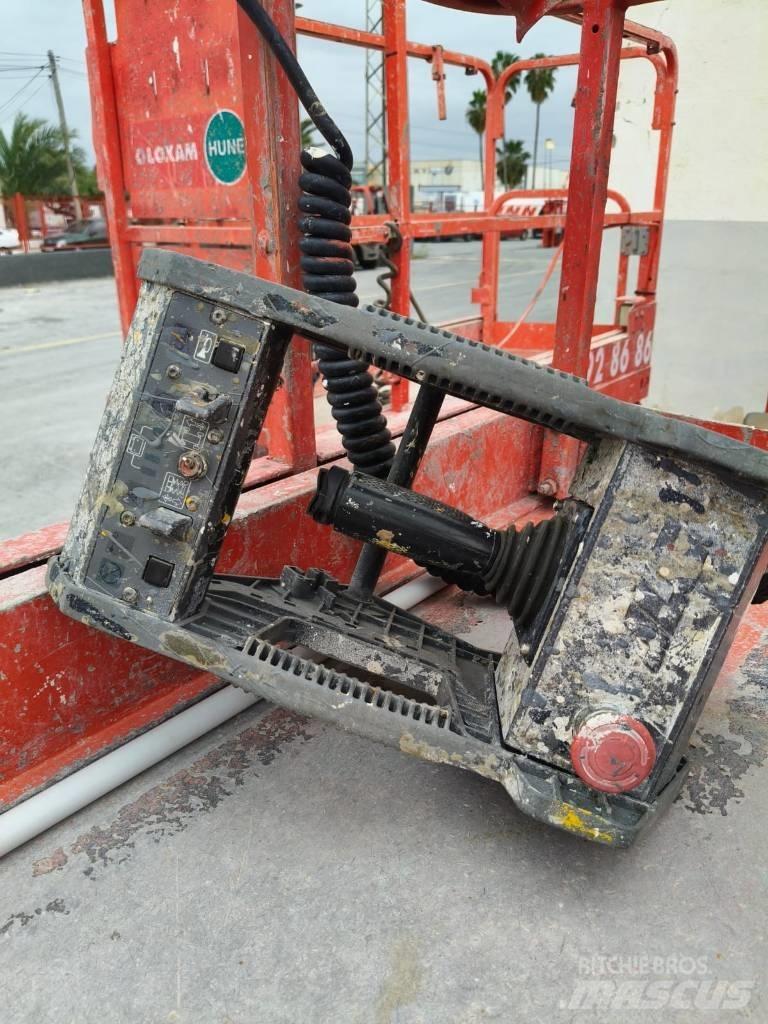 JLG 2030 ES Saksilavat