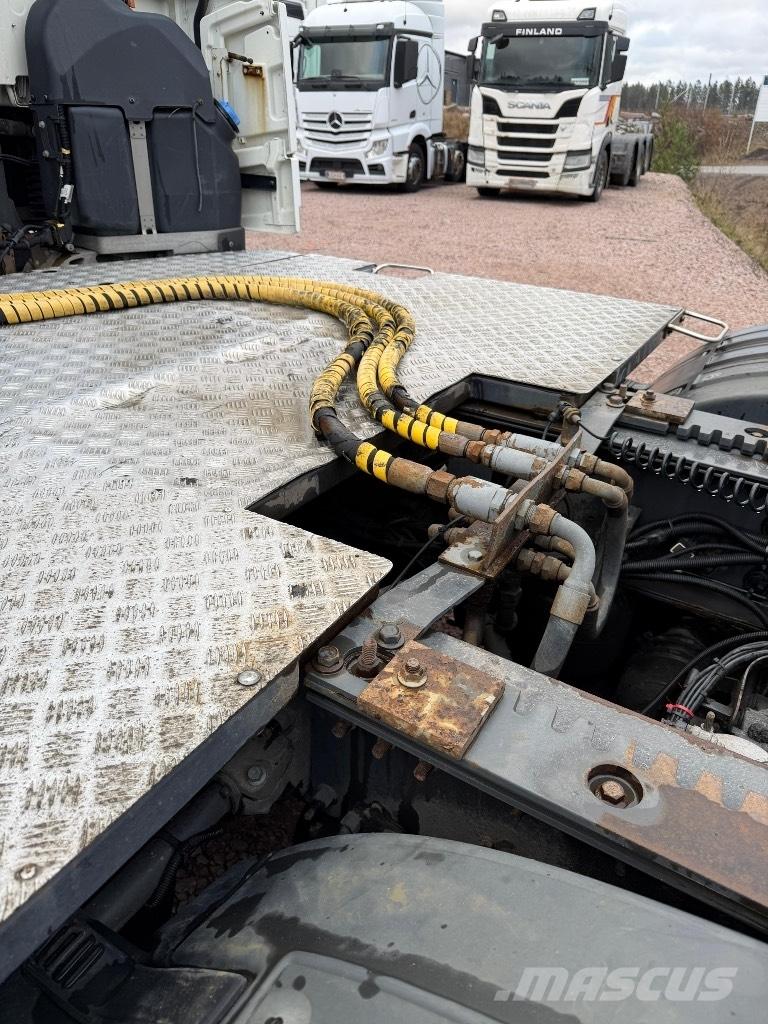 Volvo FH13 6x2 Vetopöytäautot