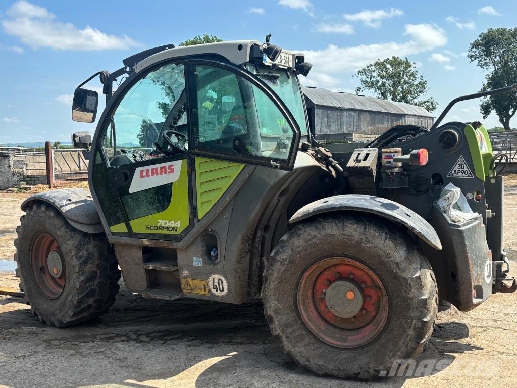 CLAAS Scorpion 7044 Maatalouskurottajat