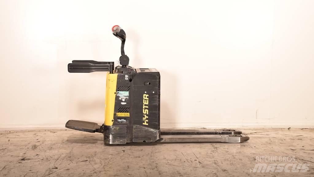 Hyster P 2.0 S Lavansiirtotrukit ajotasolla