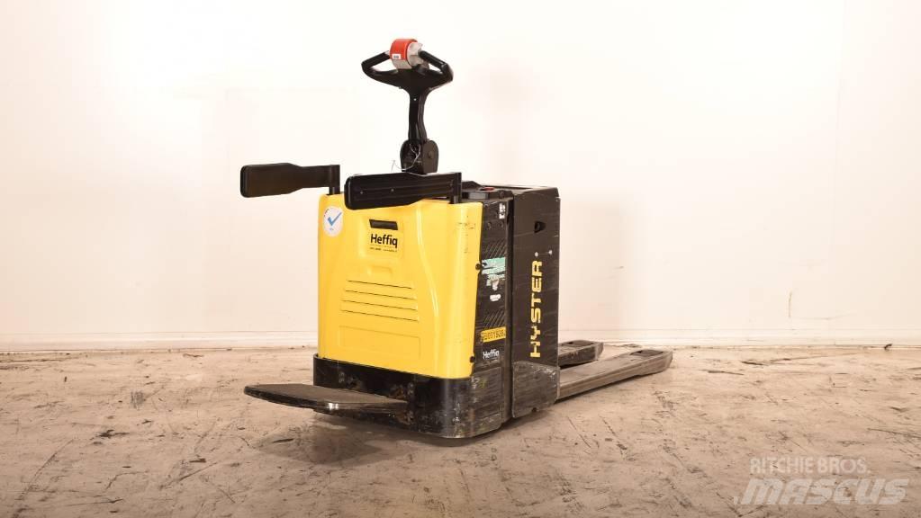 Hyster P 2.0 S Lavansiirtotrukit ajotasolla