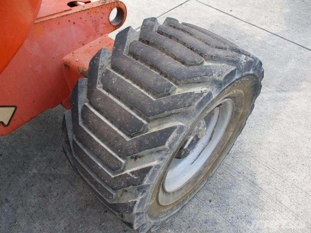 JLG 450 AJ (193) Pienikokoiset itseliikkuvat puominostimet