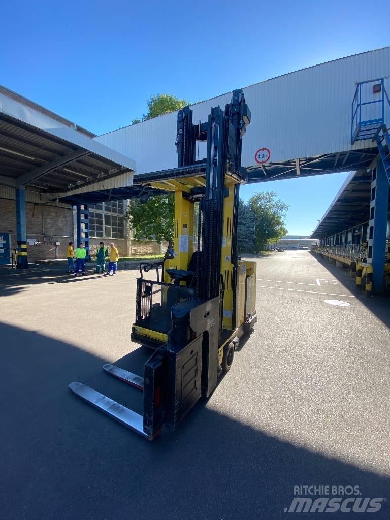 Hyster C1.0 Kapeakäytävätrukit