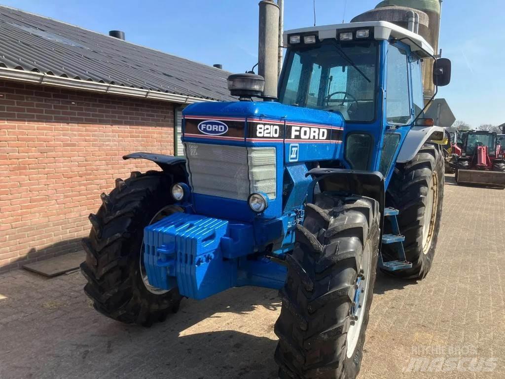 Ford 8210 gen 2 Traktorit