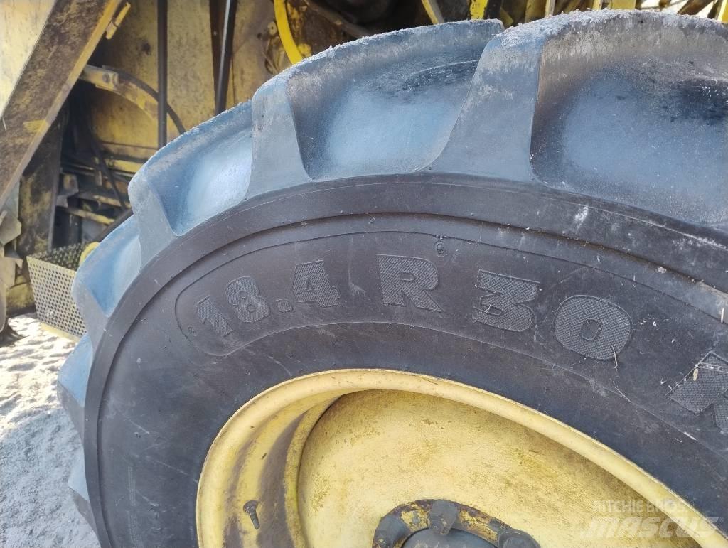 New Holland 8030 Leikkuupuimurit