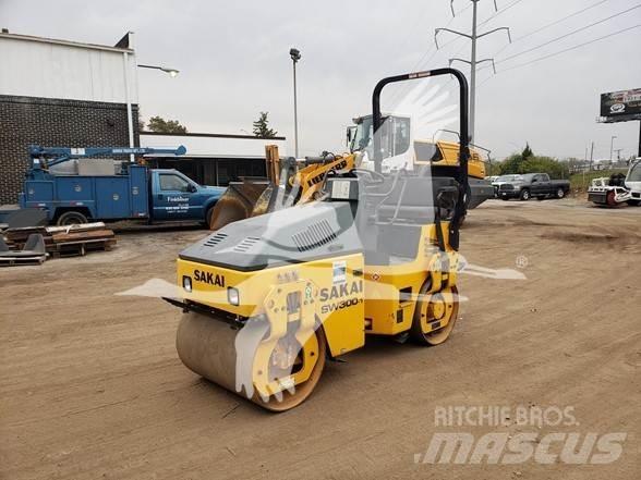 Sakai SW300 Yksivalssijyrät