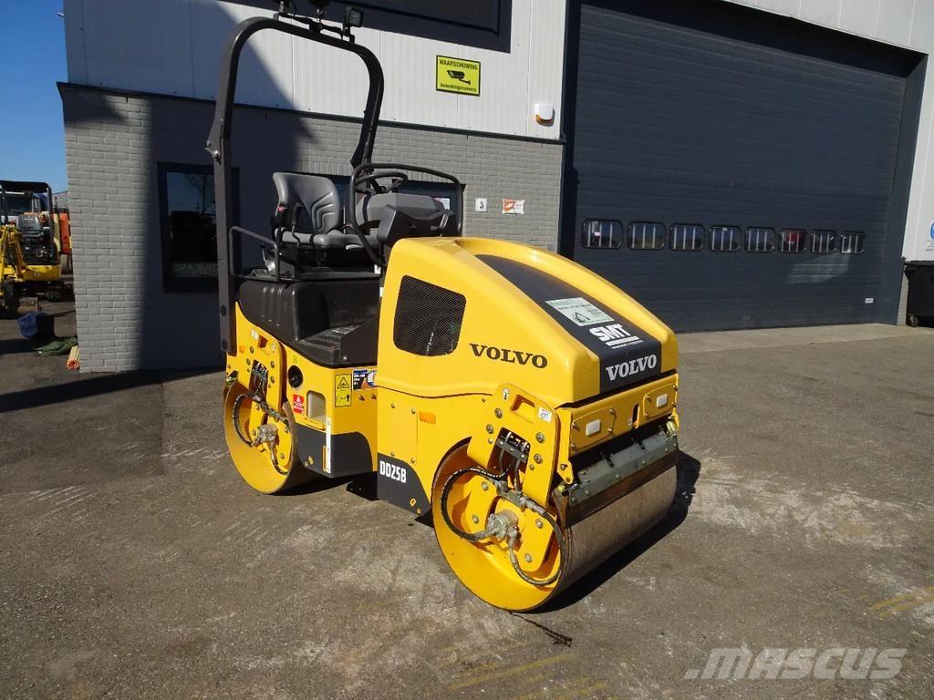 Volvo DD25P Tandemjyrät