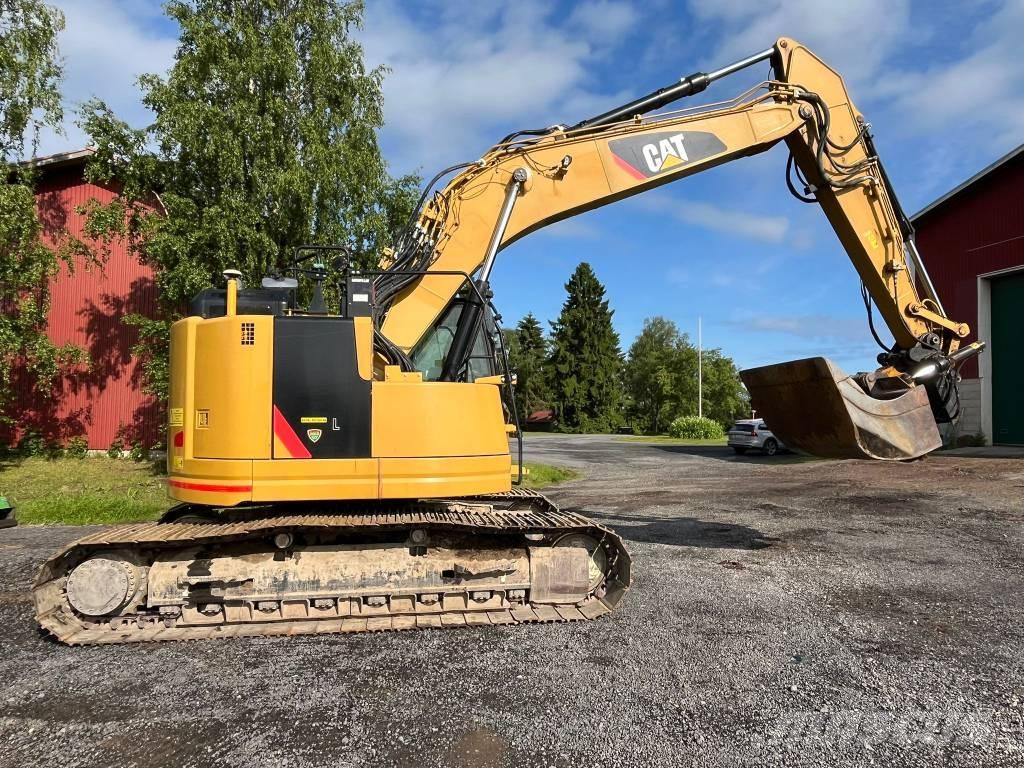 CAT 325 Telakaivukoneet
