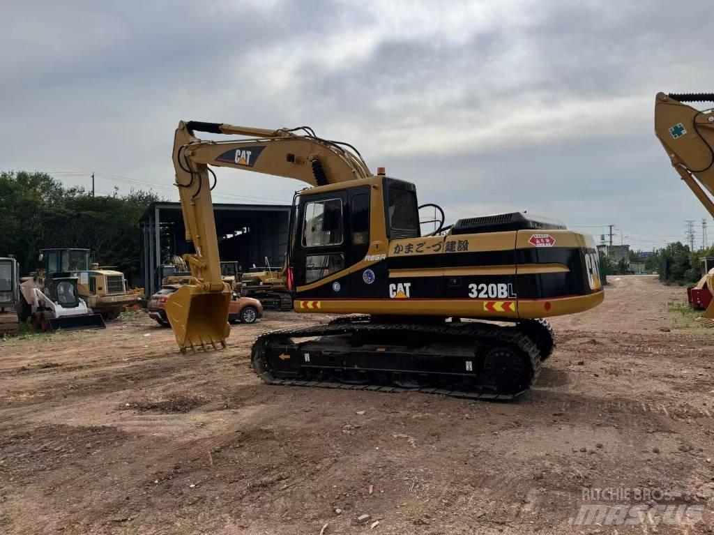 CAT 320 B L Telakaivukoneet