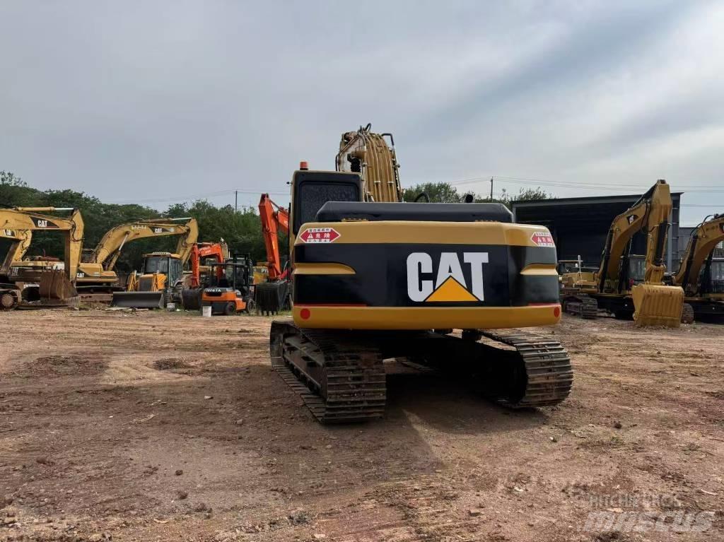 CAT 320 B L Telakaivukoneet