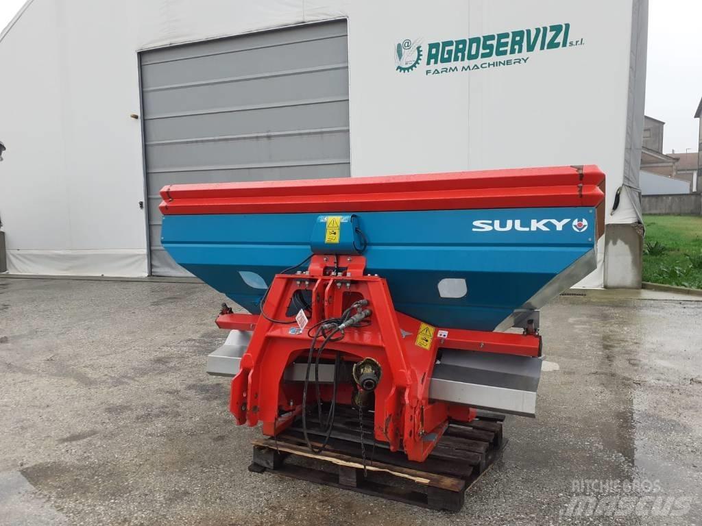 Sulky DPX 194 N. 266 Lannoitteenlevittimet