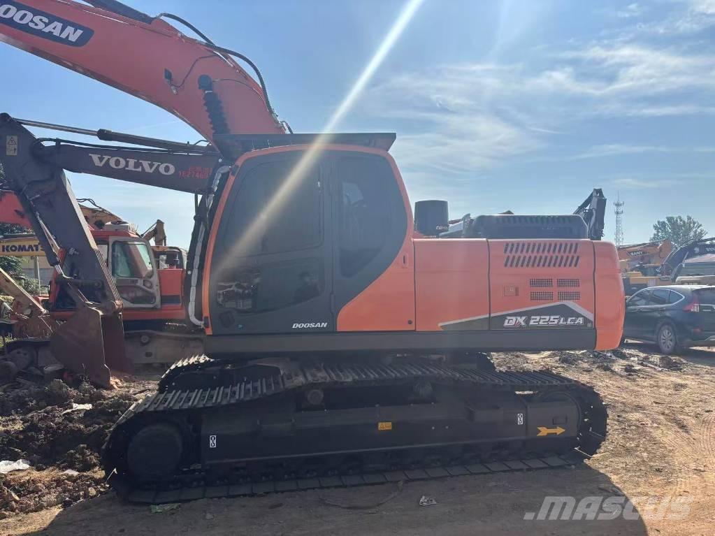Doosan DX 225 LCA Midikaivukoneet 7t - 12t