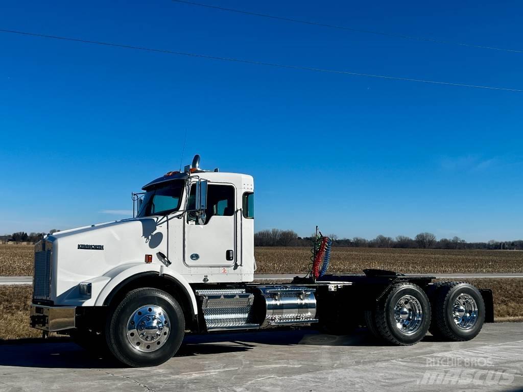 Kenworth T 800 Vetopöytäautot