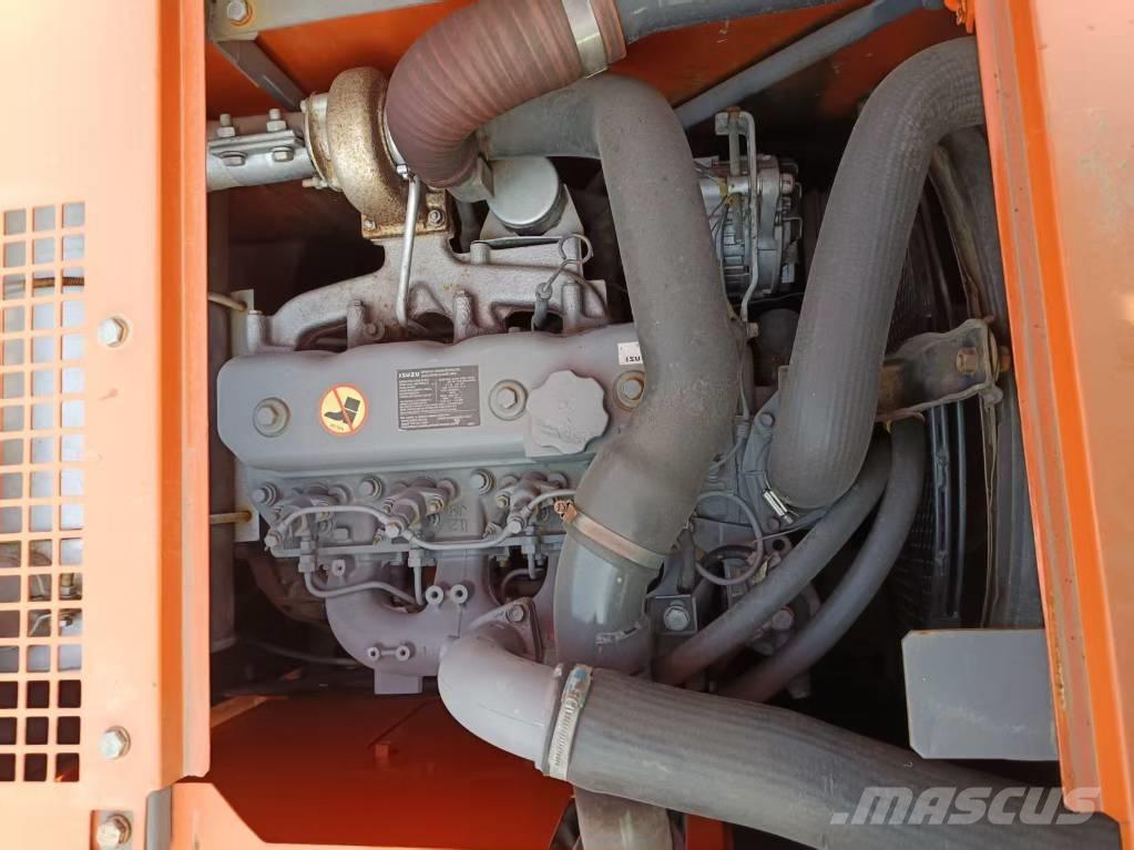 Hitachi ZX 135 Telakaivukoneet