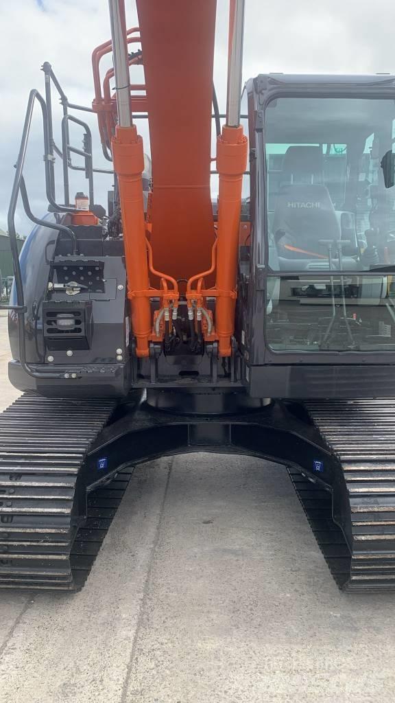 Hitachi ZX 135 US-6 Telakaivukoneet