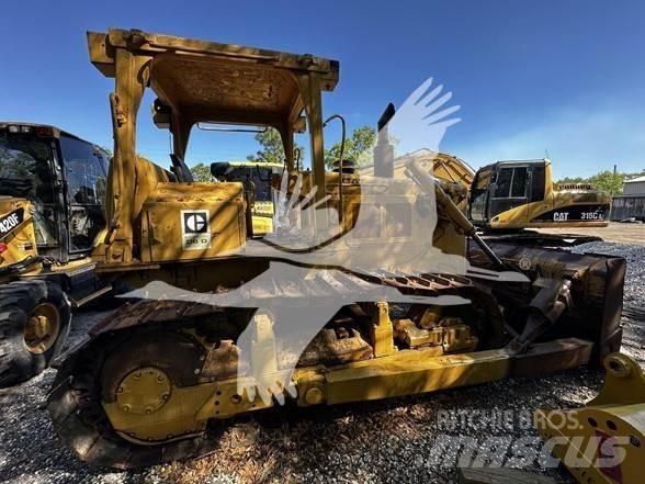 CAT D6D Telaketjupuskutraktorit