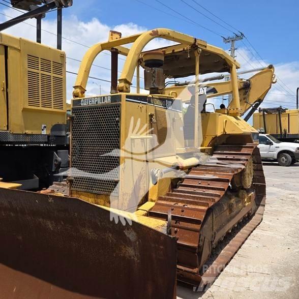 CAT D6M Telaketjupuskutraktorit