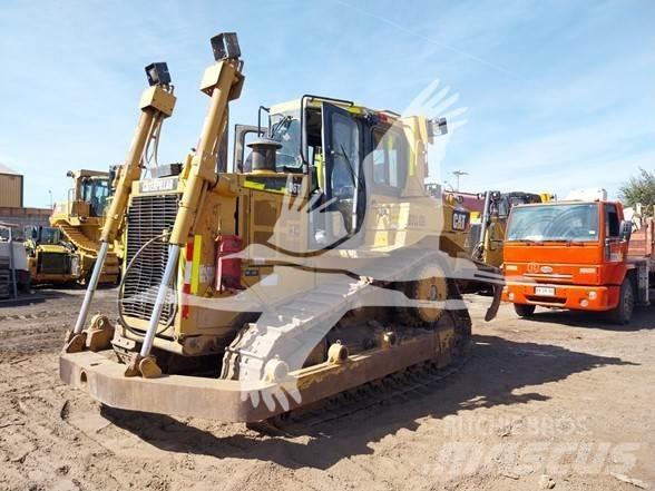 CAT D6T Telaketjupuskutraktorit