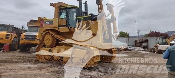 CAT D8T Telaketjupuskutraktorit