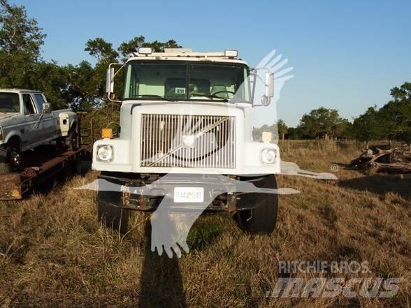 Volvo WG64 Vesisäiliöautot