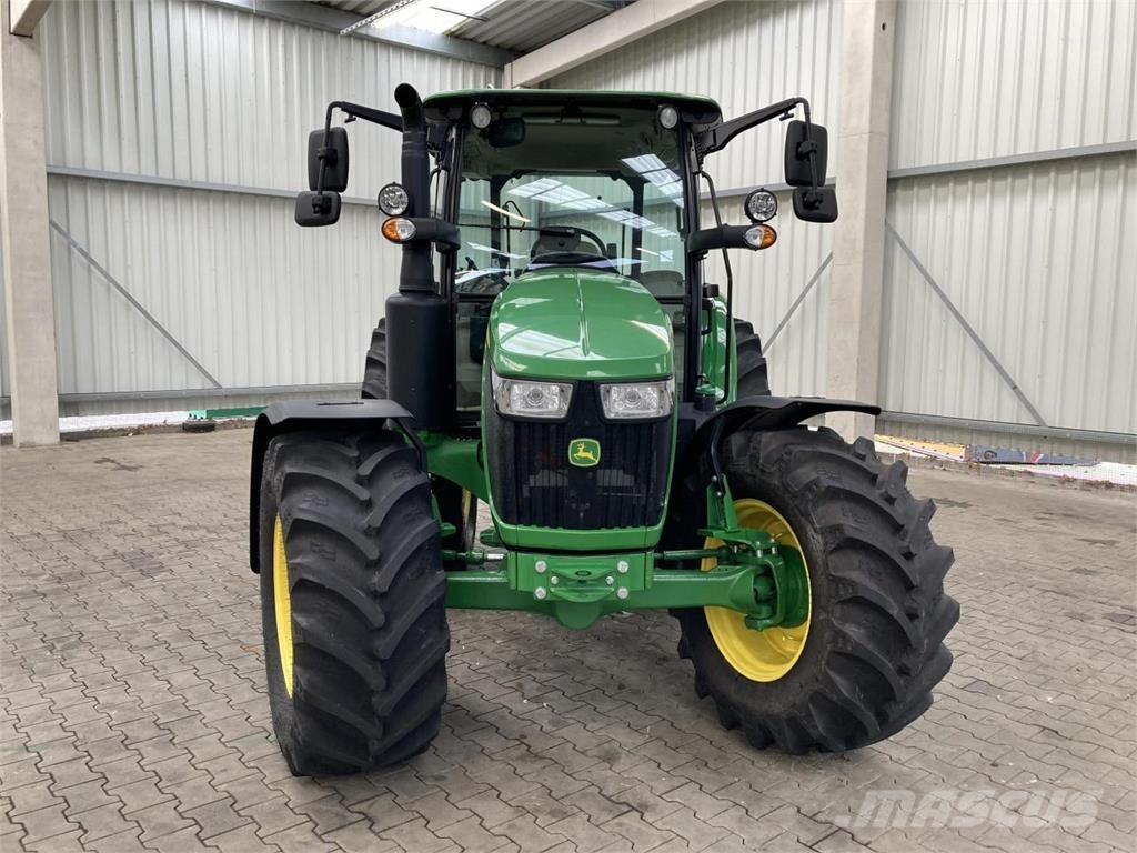 John Deere 5090M Traktorit