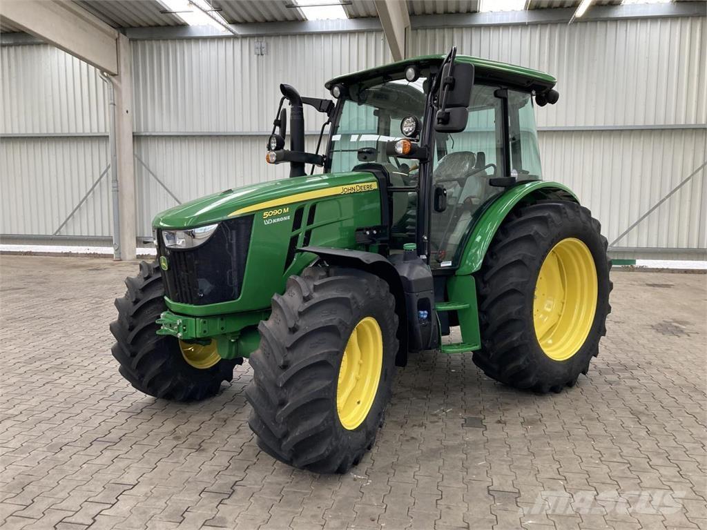 John Deere 5090M Traktorit