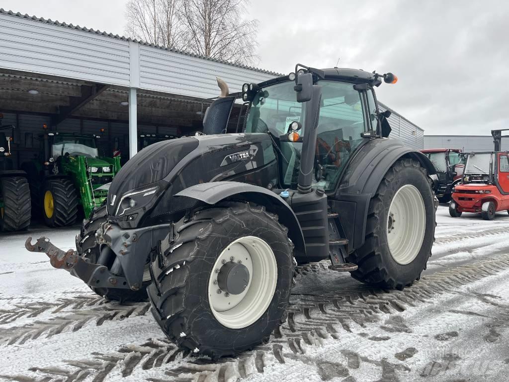 Valtra T 174 Traktorit