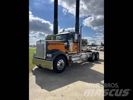 Kenworth W 900 Vetopöytäautot