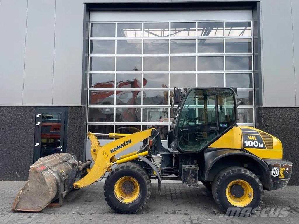 Komatsu WA100 Pyöräkuormaajat