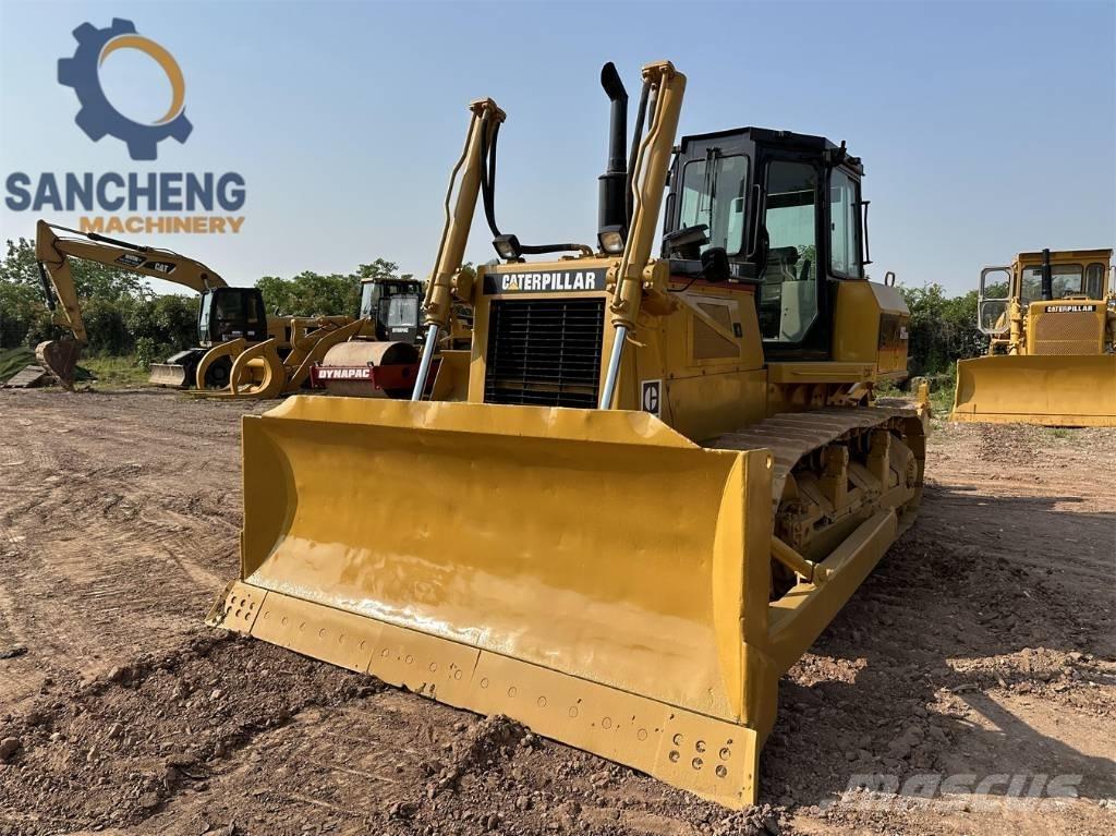 CAT D6G Telaketjupuskutraktorit
