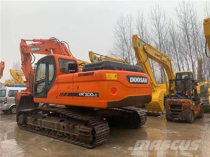 Doosan DX 300 Telakaivukoneet