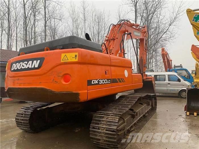 Doosan DX 300 Telakaivukoneet