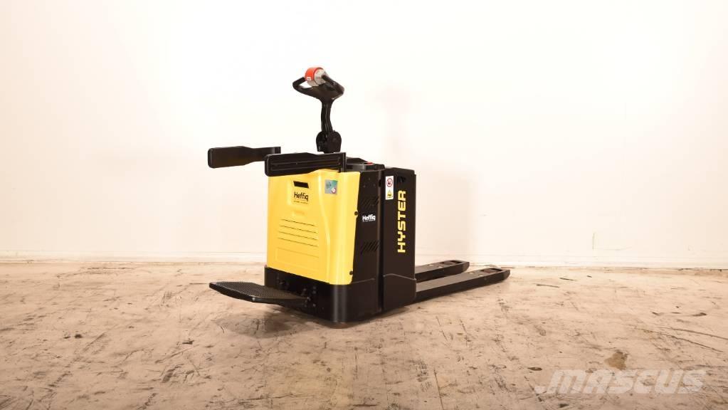 Hyster P 2.0 S Lavansiirtotrukit ajotasolla